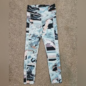 EUC Women's Under Armour HeatGear Compression ⅞ Leggings